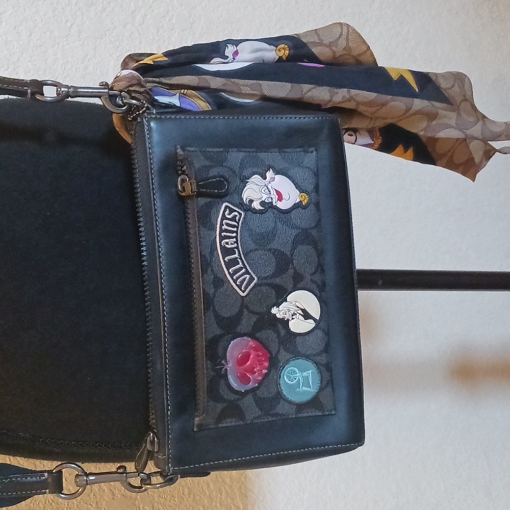 Coach Villians Crossbody Bag With Patches, Pouch And Villian Hankerchief - Picture 3 of 16